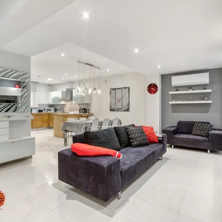 Modern 3br With Private Yard & Bbq By 360 Estates شقة *