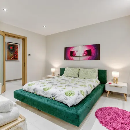 Апартаменты Modern 3br With Private Yard & Bbq By 360 Estates San Gwann