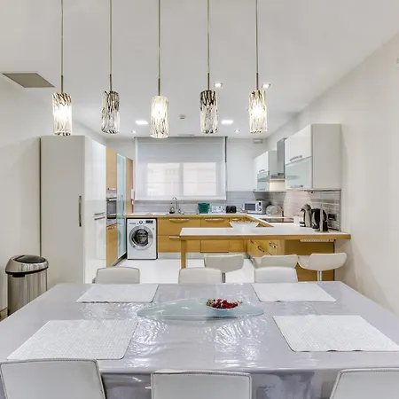 Modern 3br With Private Yard & Bbq By 360 Estates
